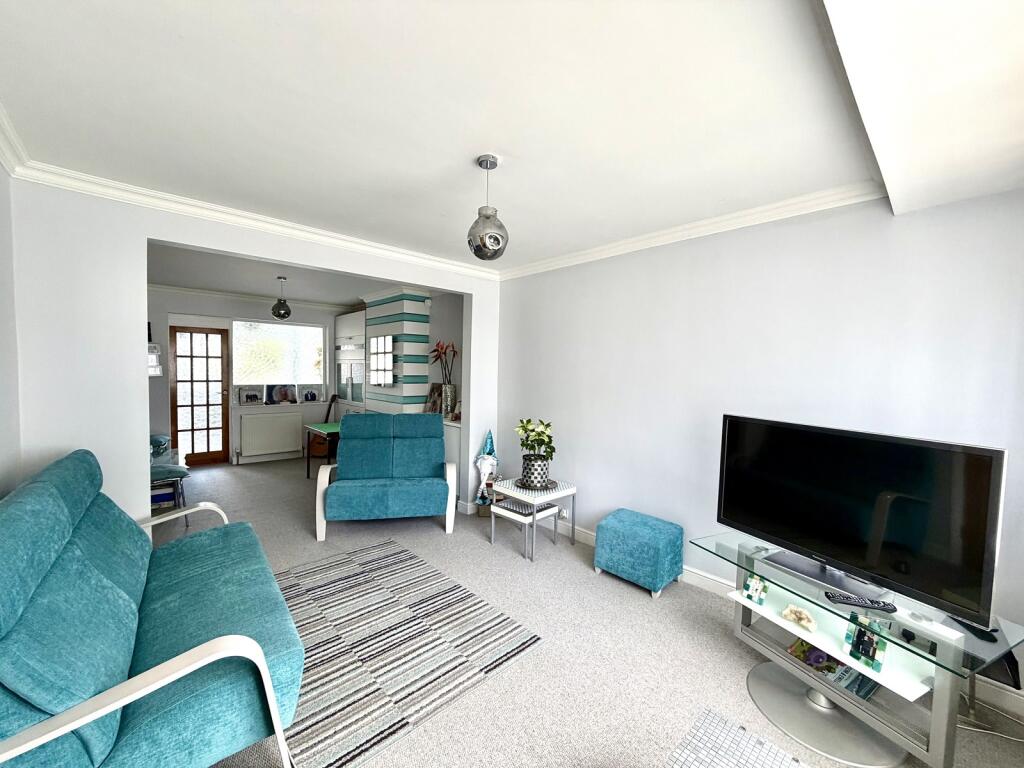 House in London, Royal Borough of Kingston upon Thames - View 6