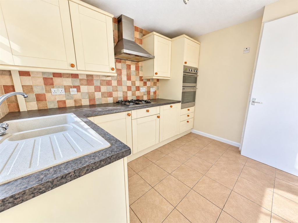 House in Uckfield - View 5