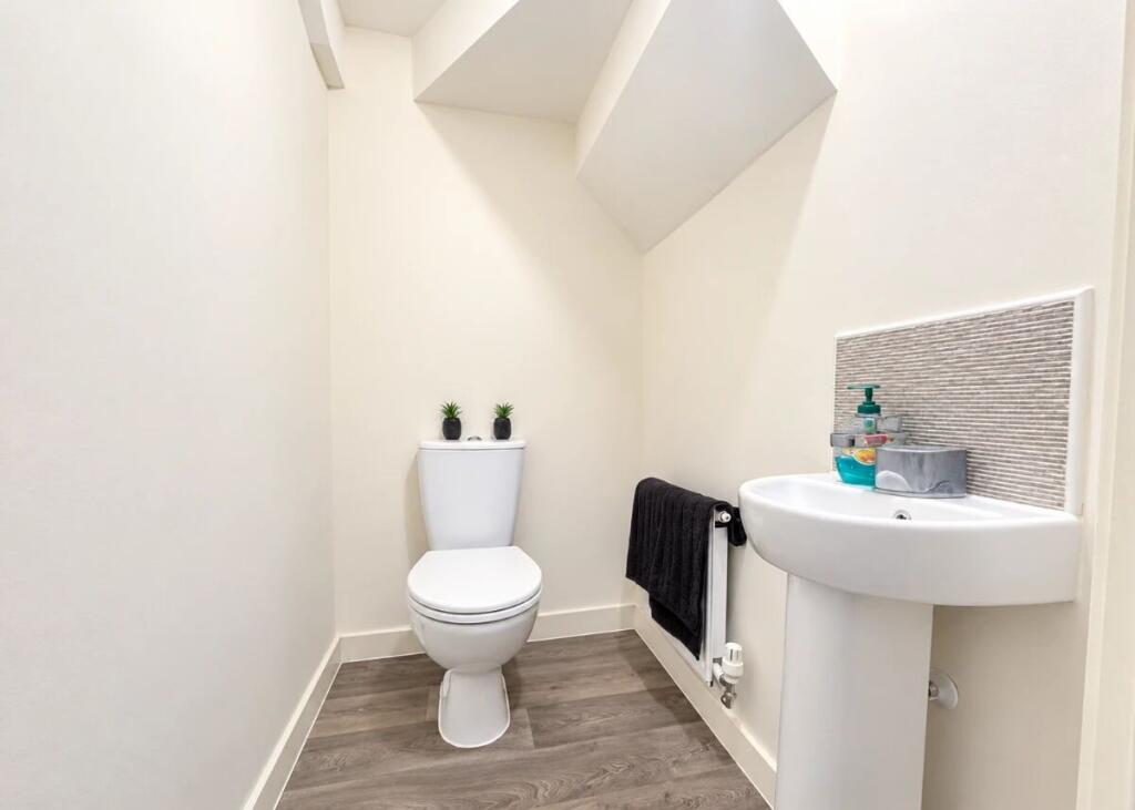 House in Doncaster - View 5