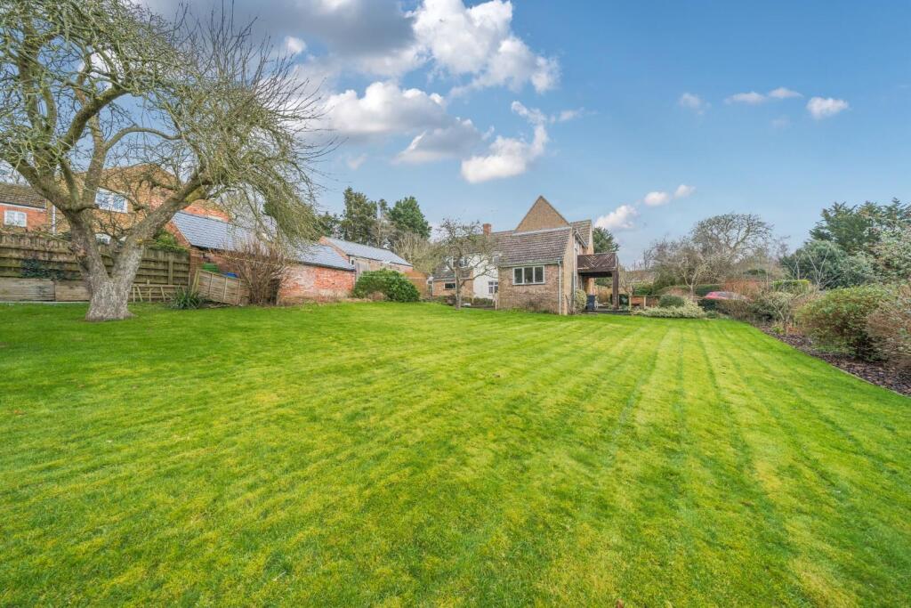 Walnut Close, Bisbrooke, Rutland photo 2