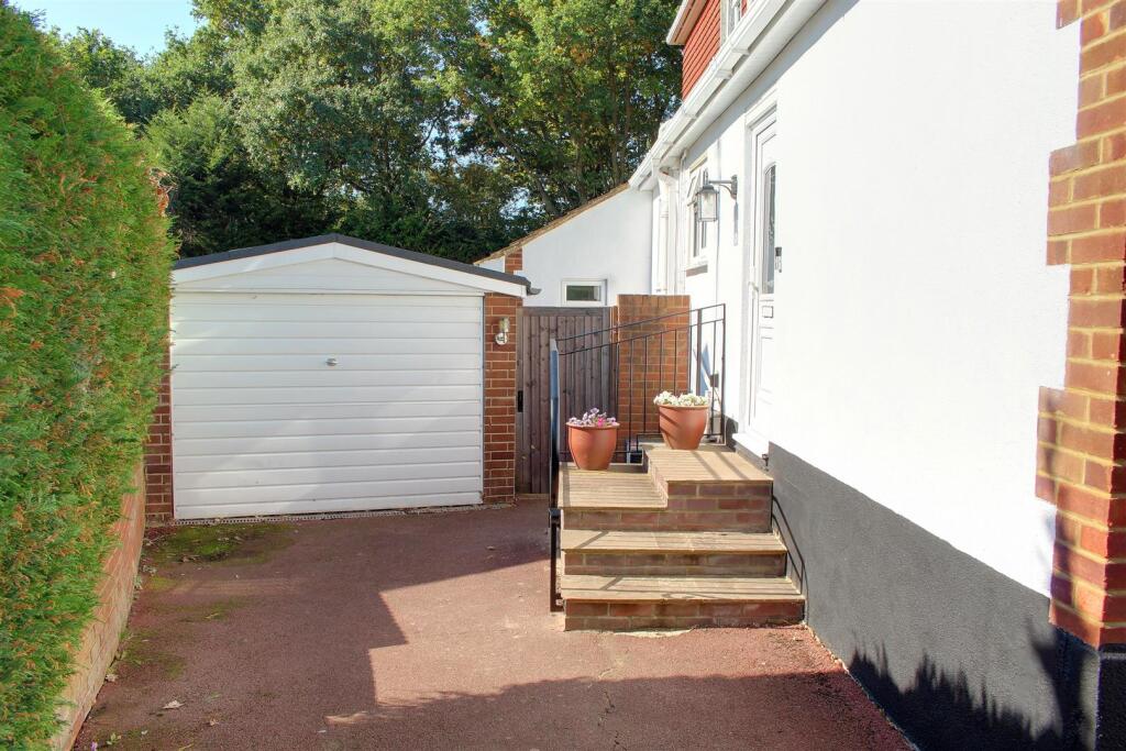 Additional image 27 of The Gardens, Brookmans Park