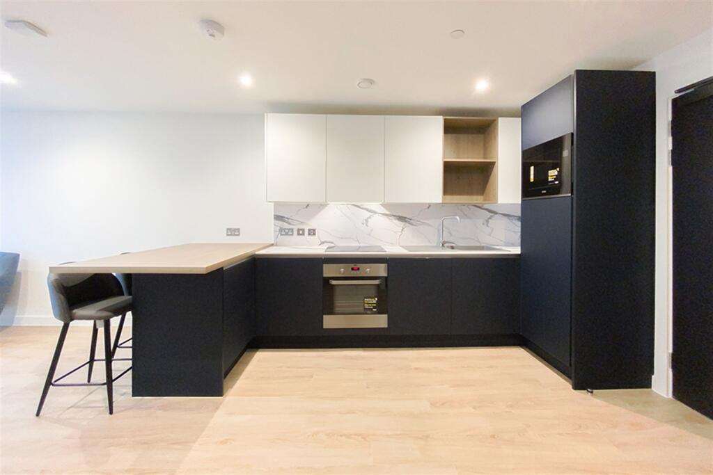Apartment in Manchester, City Centre - View 4