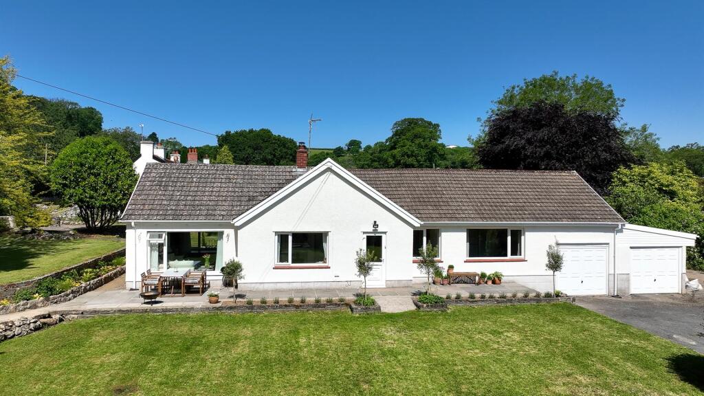 Main image of property: Oxwich, Swansea