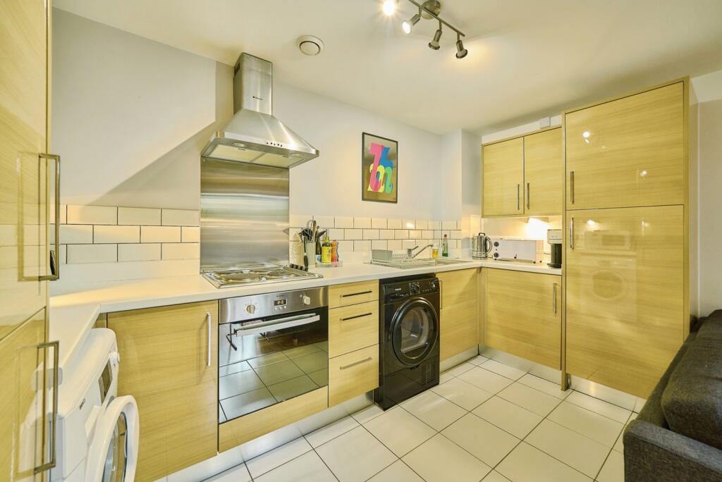 Apartment in London - More