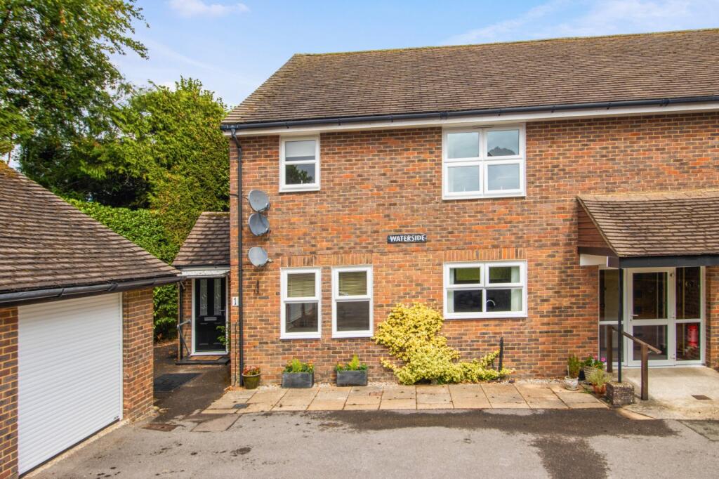 Main image of property: Crowborough Hill, Crowborough, East Sussex, TN6
