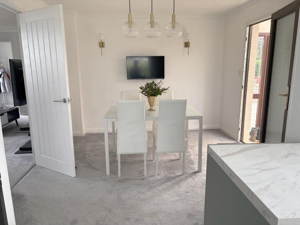 House in East Lindsey, New Leake - More