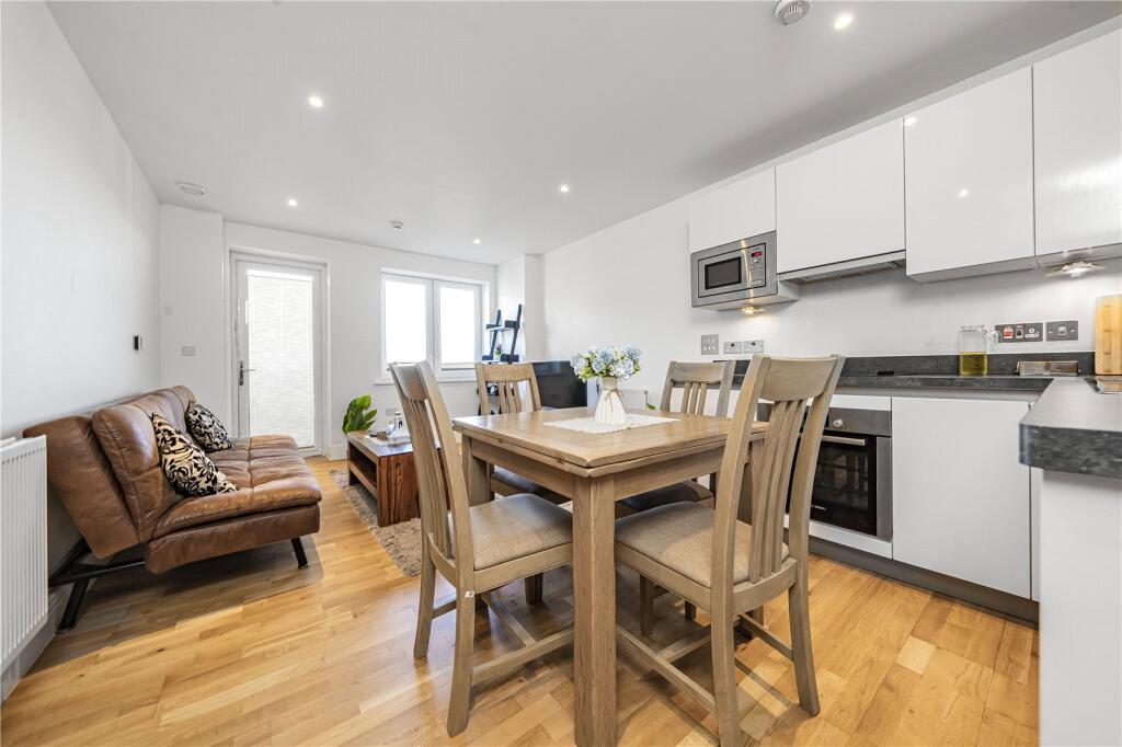 Main image of property: High Street, Hounslow