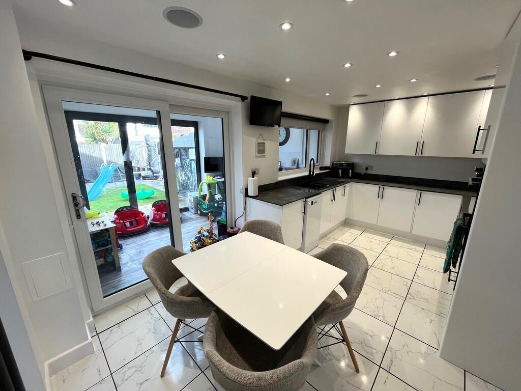 House in Nuneaton and Bedworth, Mount Pleasant - View 4