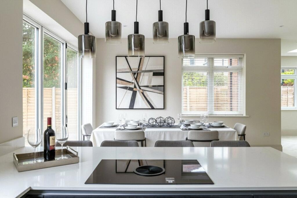 House in Elmbridge, Surrey - More