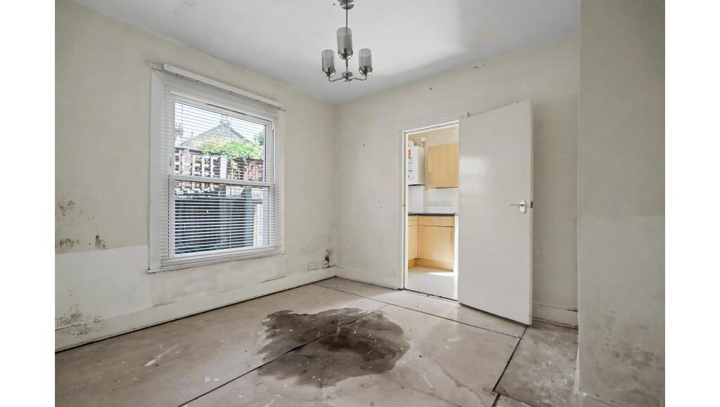 Apartment in London - View 5