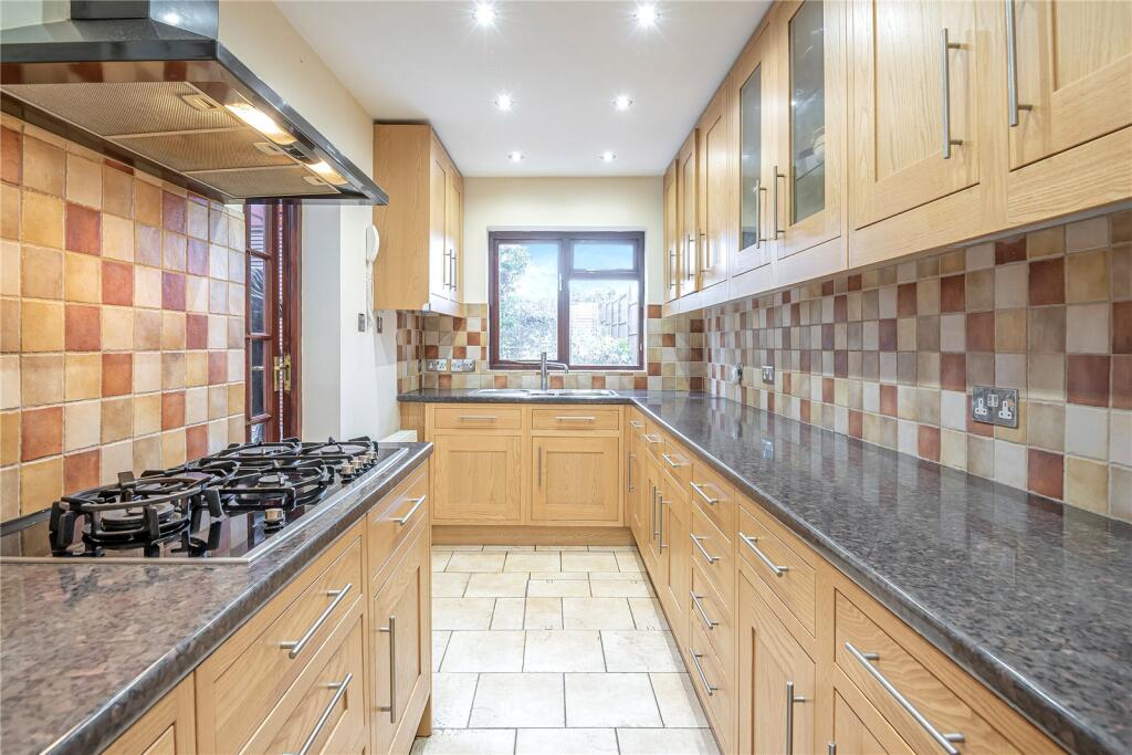 Mill Way, Mill End, Rickmansworth photo 2