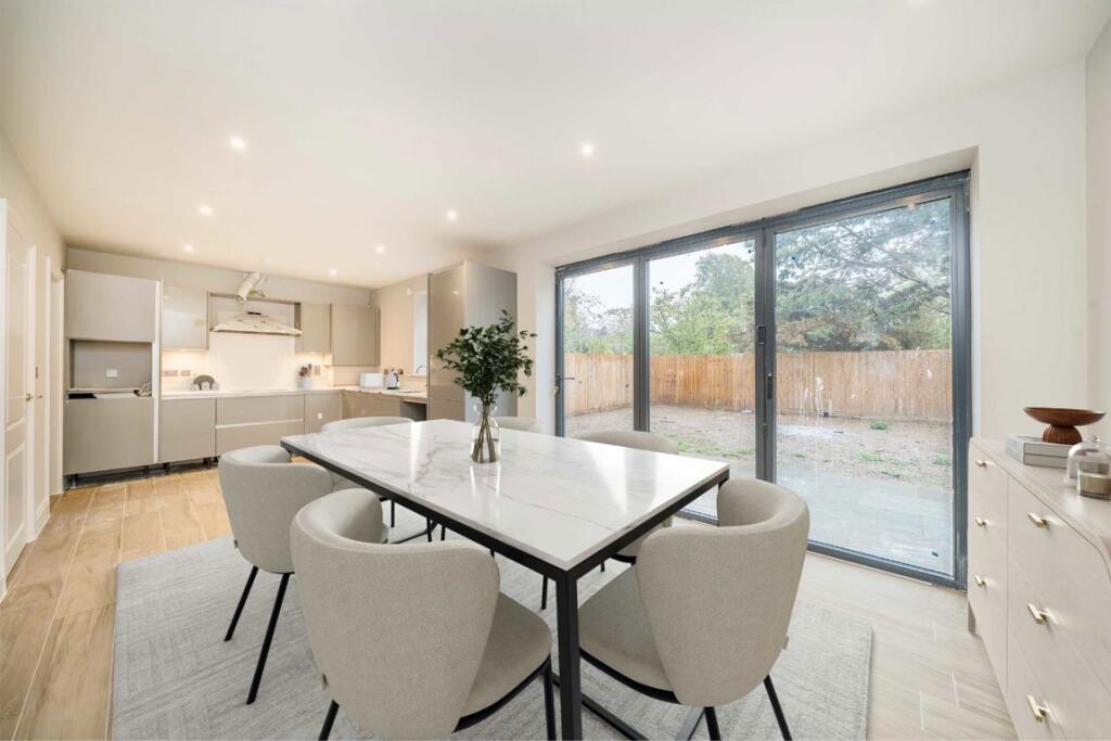 House in Chessington, Hook - View 2