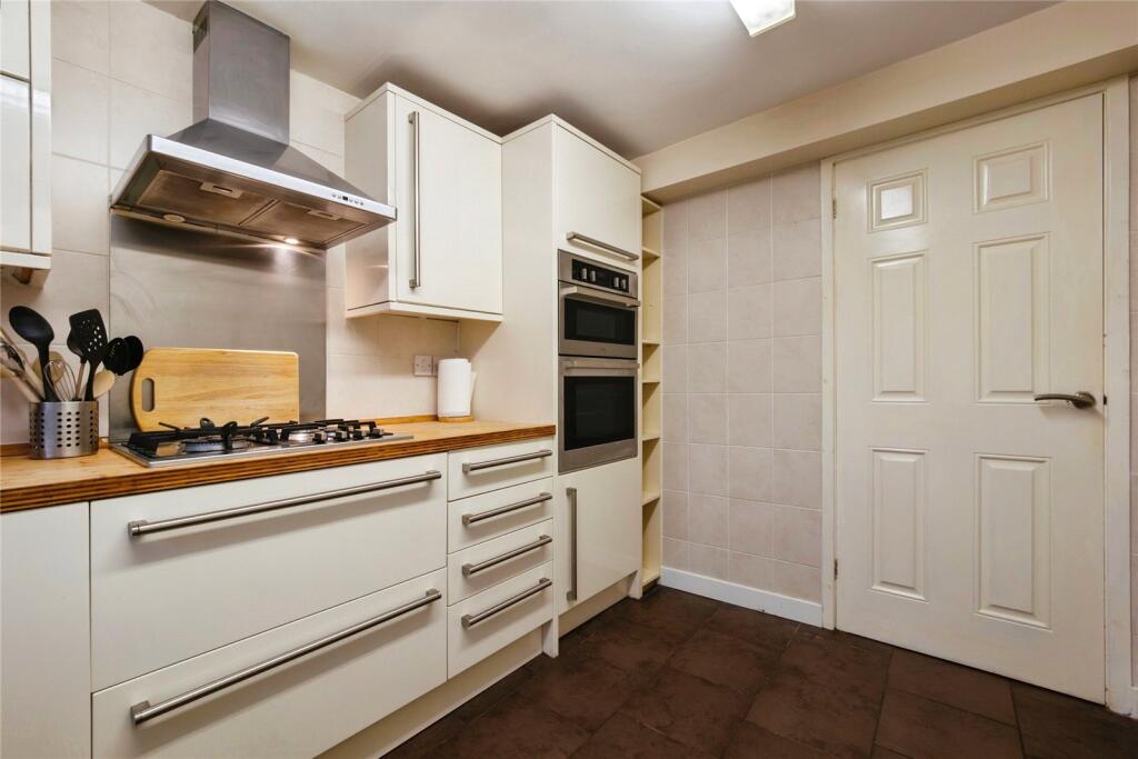 St. Michaels Close, Clyst Honiton, Exeter, Devon, EX5 photo 5