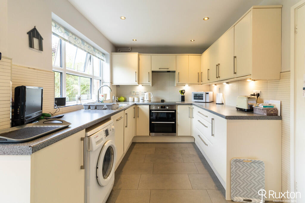 House in Solihull, Monkspath - View 4