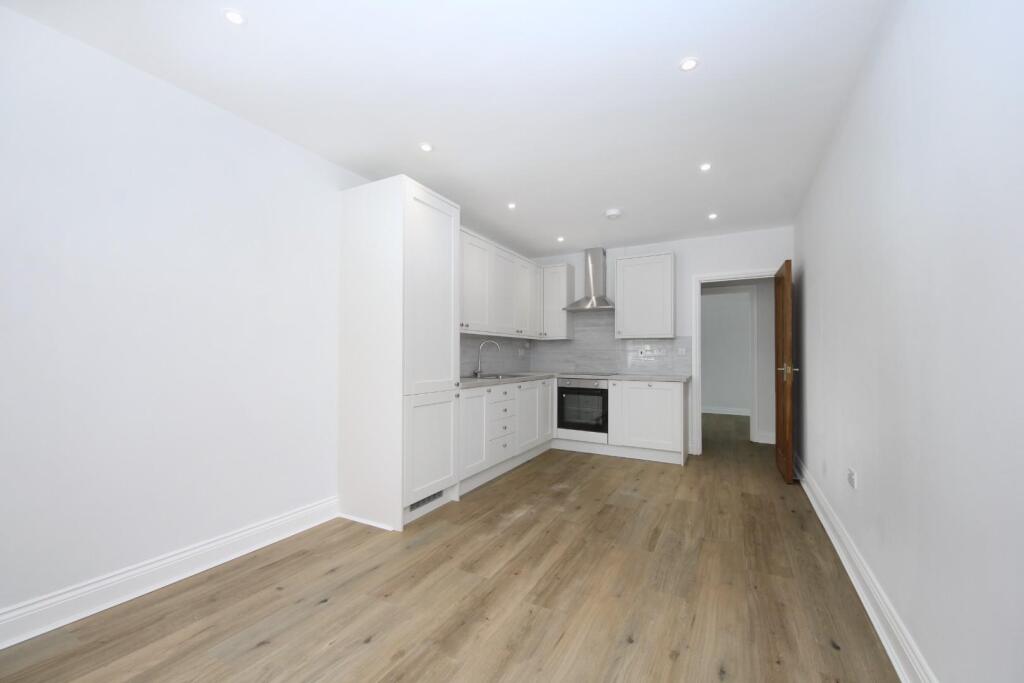 Apartment in London - View 2