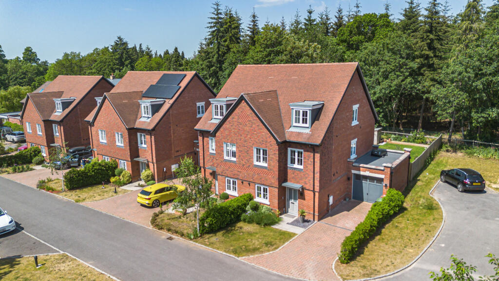 Main image of property: Parklands, Besselsleigh, OX13