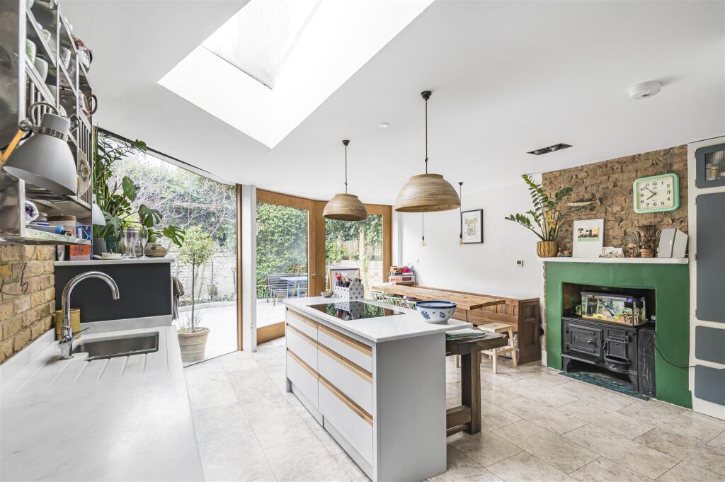 Main image of property: Roskell Road, London