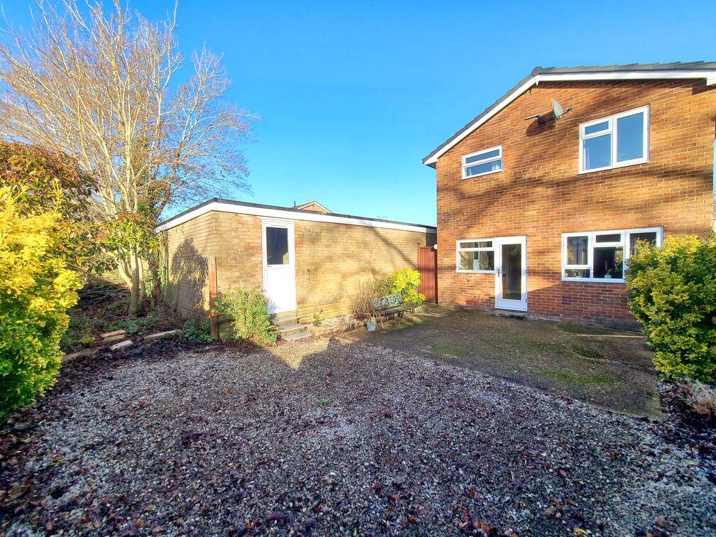Buckland Gardens, Calmore, SO40 photo 2