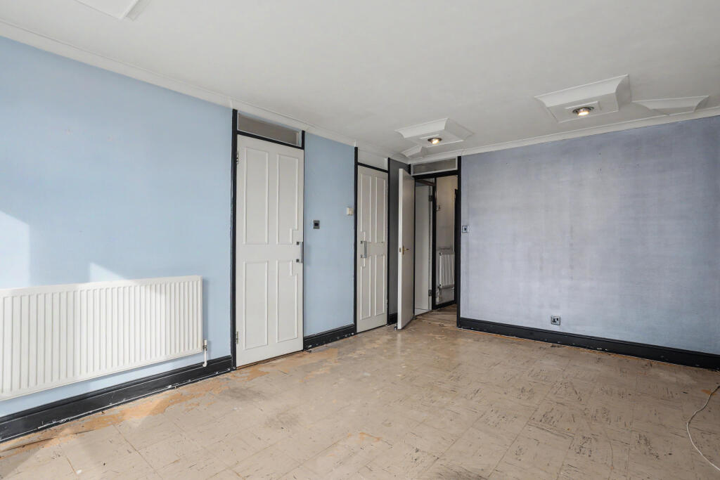 Apartment in Southall - View 3