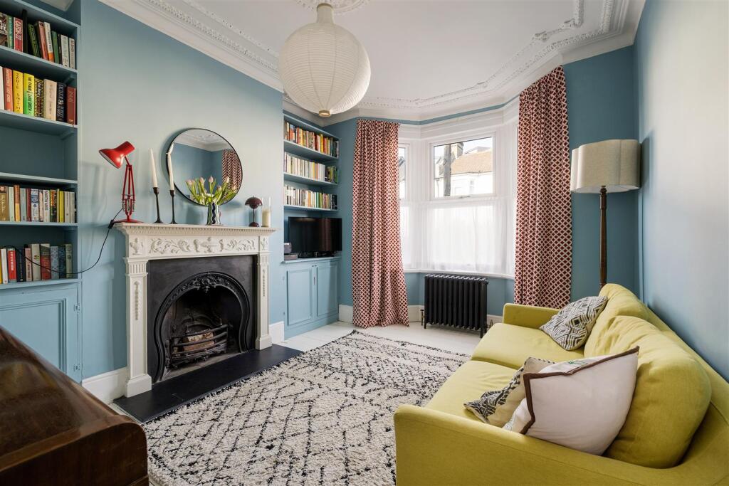 House in London - View 2