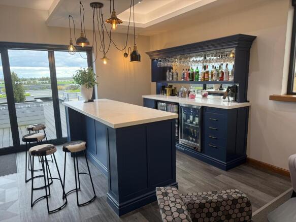 Bar Area / Gym 