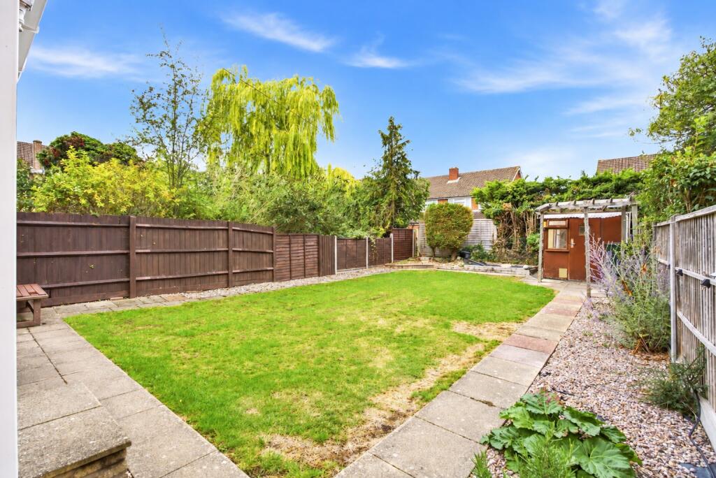 Leston Close, Dunstable, Bedfordshire, LU6 photo 4