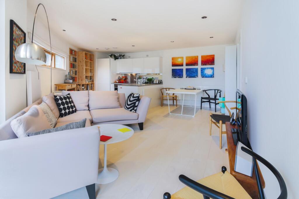 Apartment in London - View 5