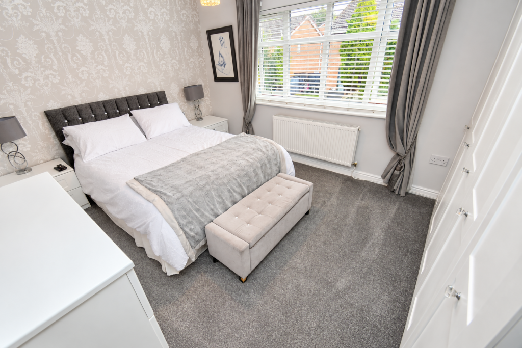 House in Tameside, Greater Manchester - More