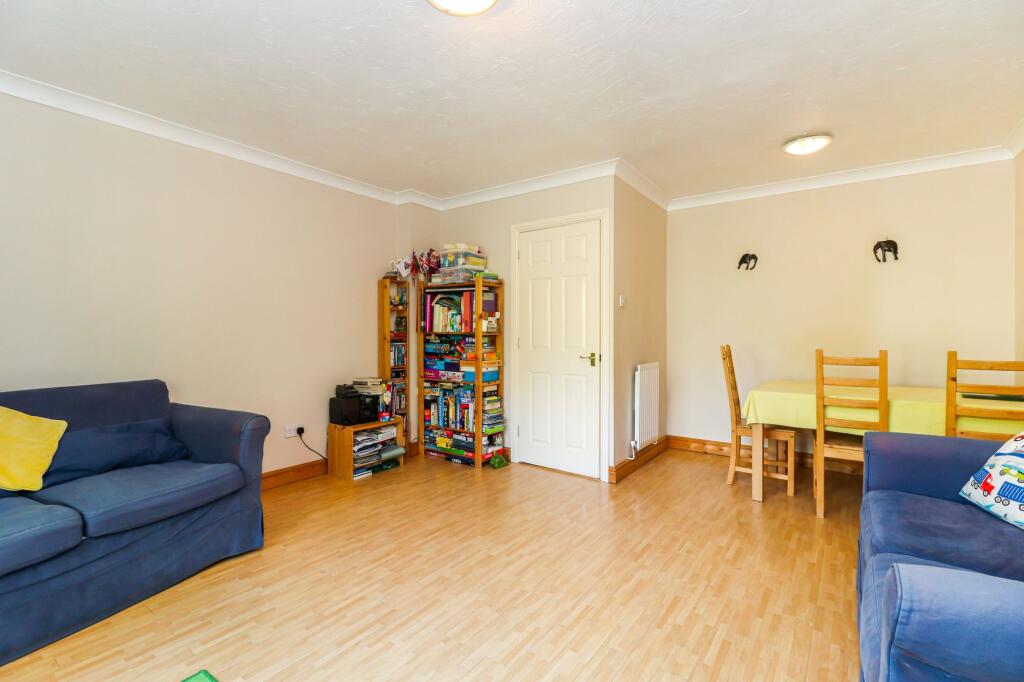 House in Watford, Hertfordshire - View 5