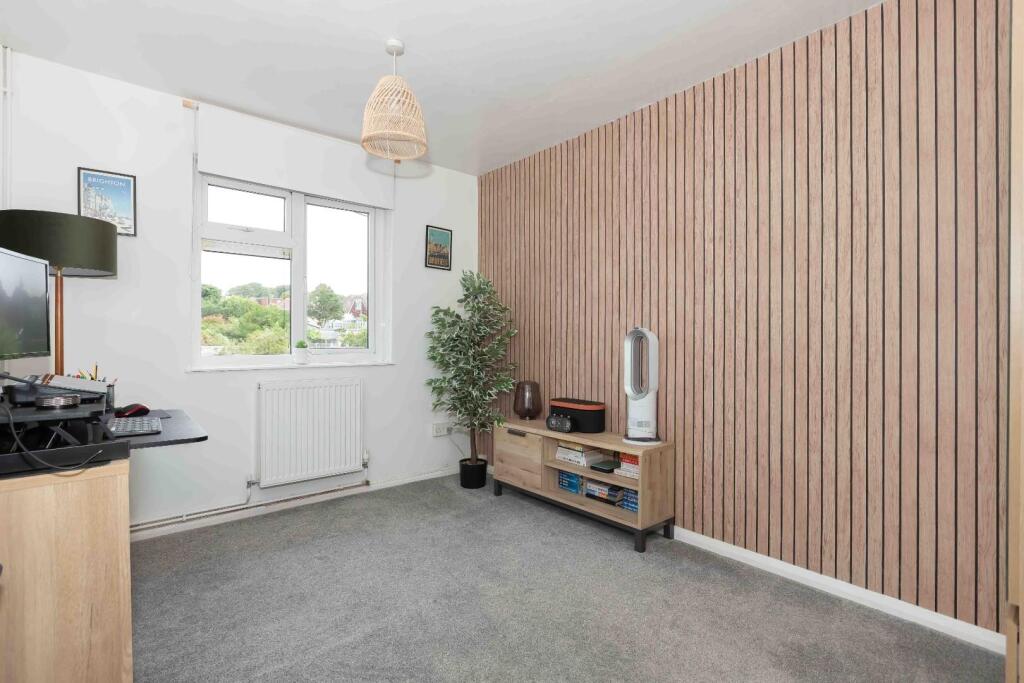Holmbush Way, Southwick, Brighton photo 5