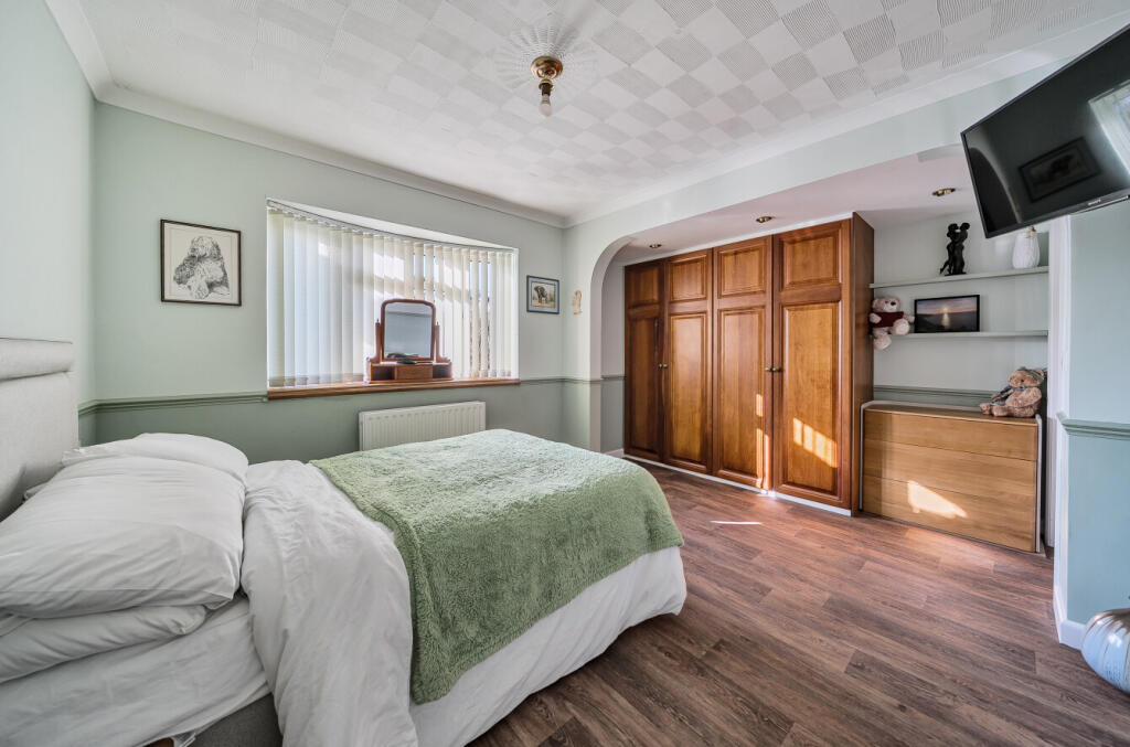 House in Swindon, Wroughton - More