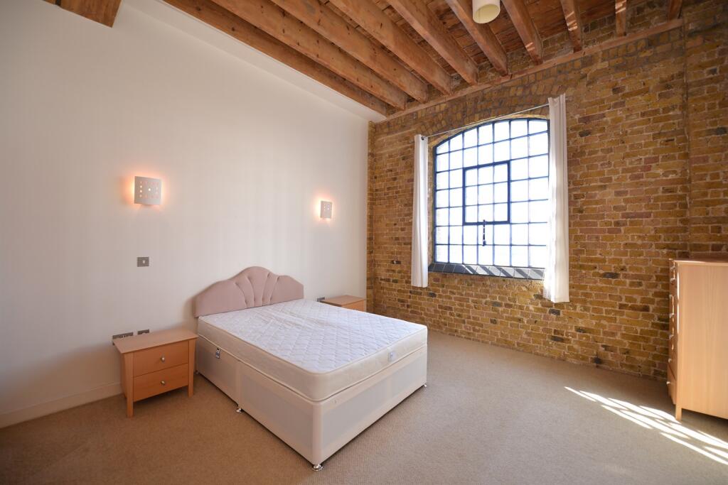 Apartment in London, Custom House, Silvertown - More
