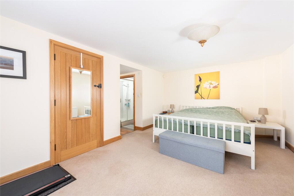 House in North Hertfordshire, Hertfordshire - View 4