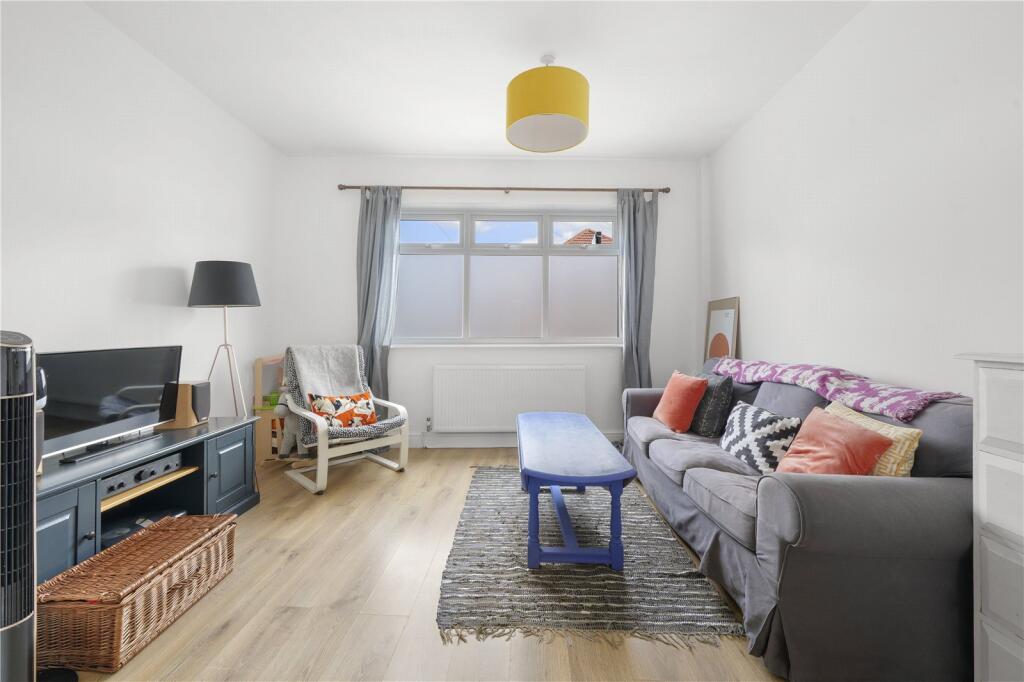 Oakfield Road, Walthamstow, London, E17 photo 4