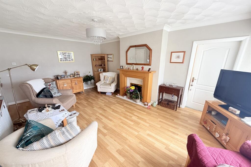 House in Warrington, Greystone Heath, Penketh - View 4