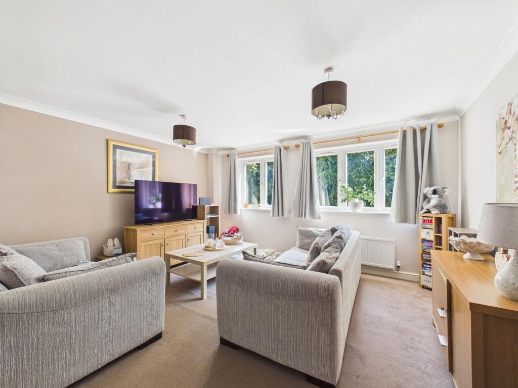 House in Ashfield, Sutton in Ashfield, Nottinghamshire - View 2