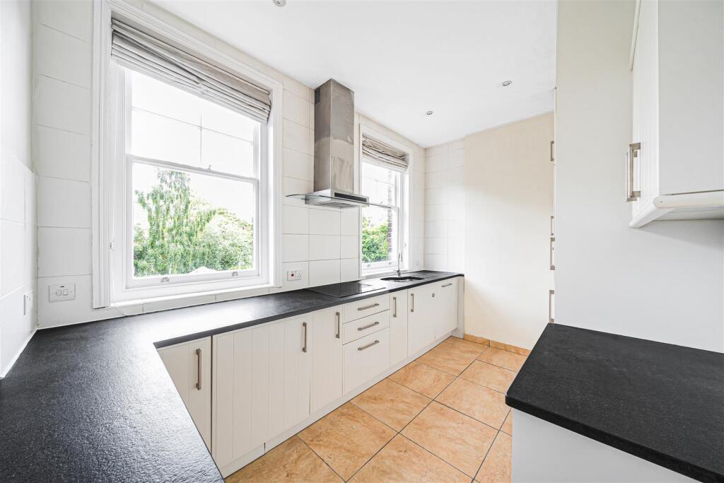 Apartment in Kingston upon Thames - View 4