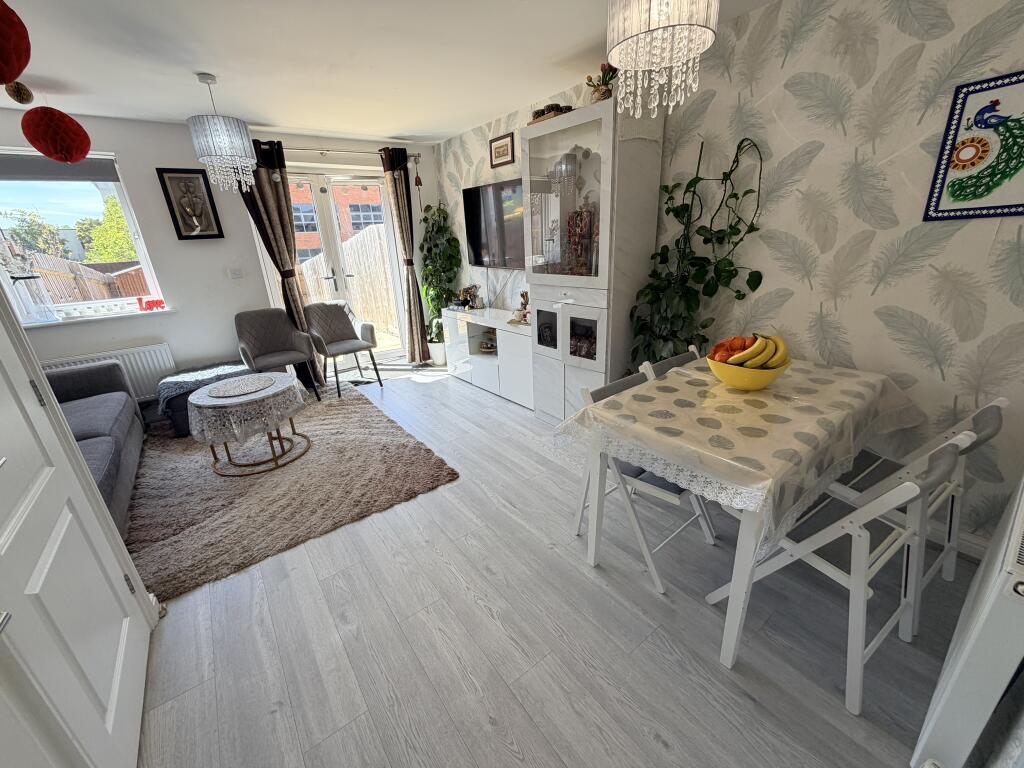 House in Milton Keynes, Wolverton and Greenleys - View 2