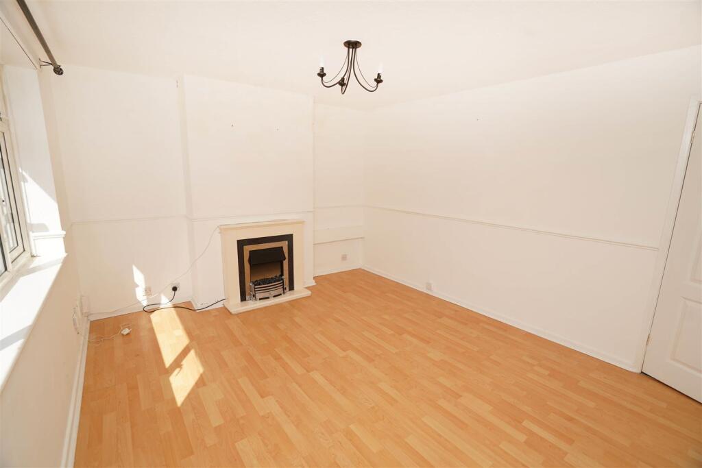 Apartment in Bolton, Bottom o' th' Moor, Horwich - View 3