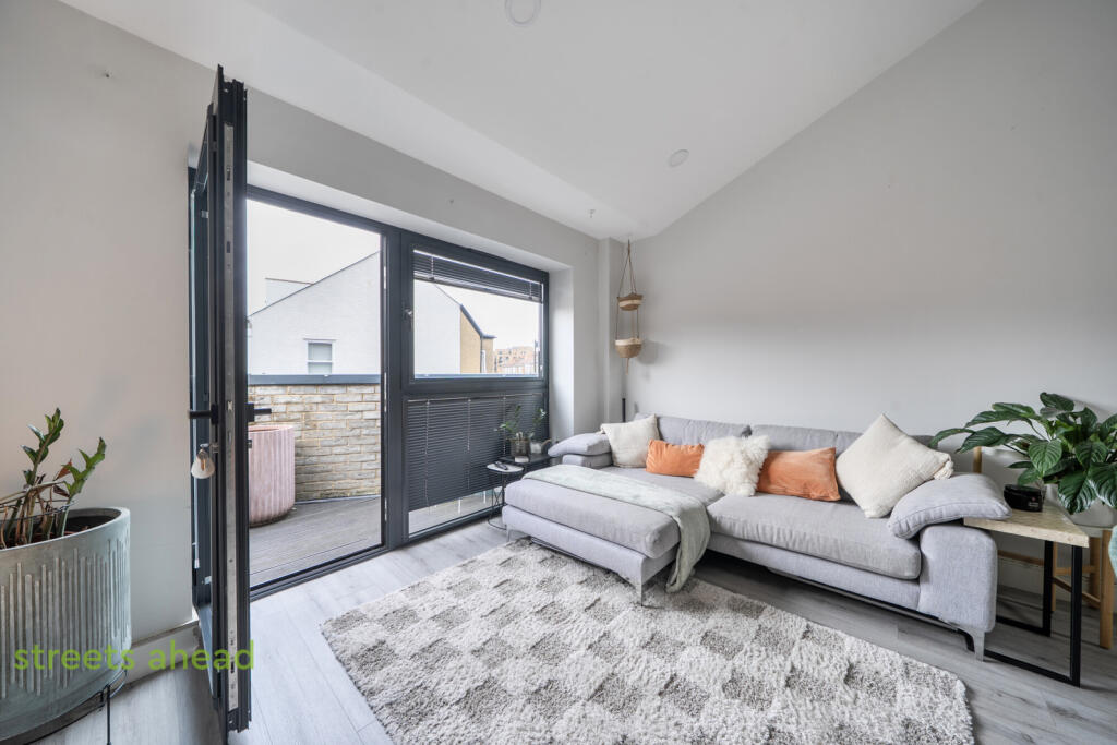 Apartment in Croydon - View 4