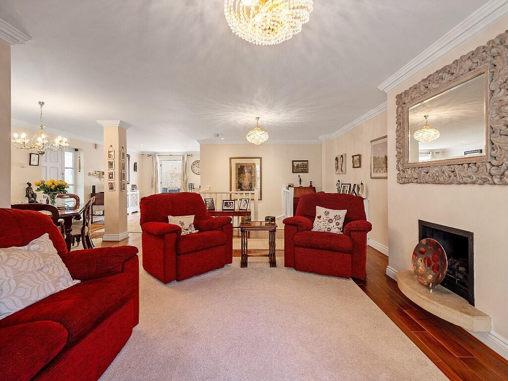 Apartment in Slough - View 3