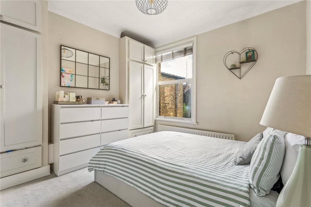 Apartment in London, Summerstown - View 5