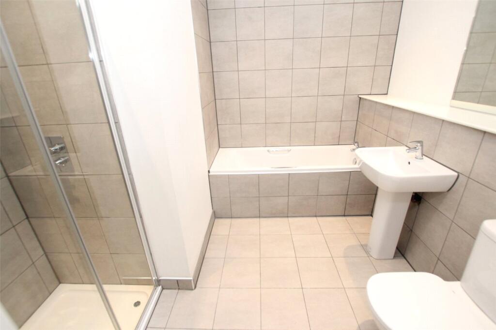 Emmview Close, Wokingham, Berkshire, RG41 - View 5