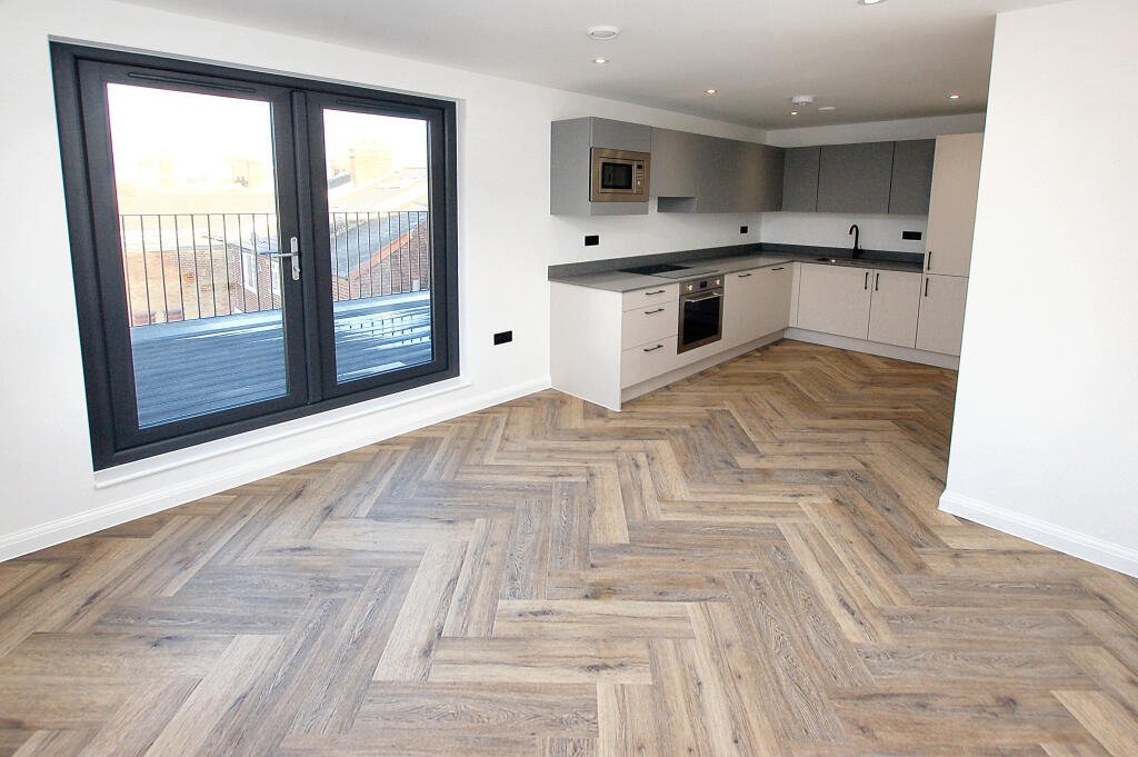 Main image of property: High St, Tonbridge