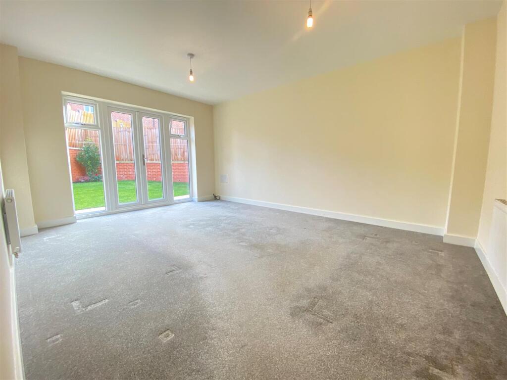 Glebe Road, Boughton, Northampton – pohled 3
