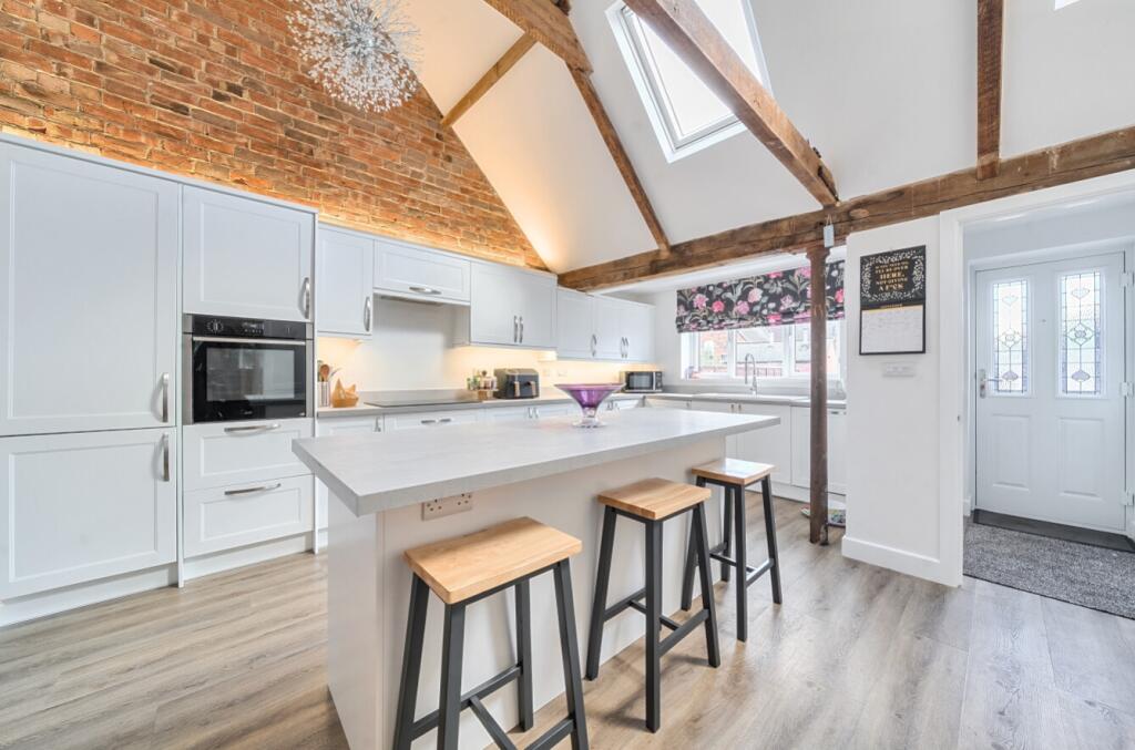 Main image of property: 25 High Street, Caythorpe