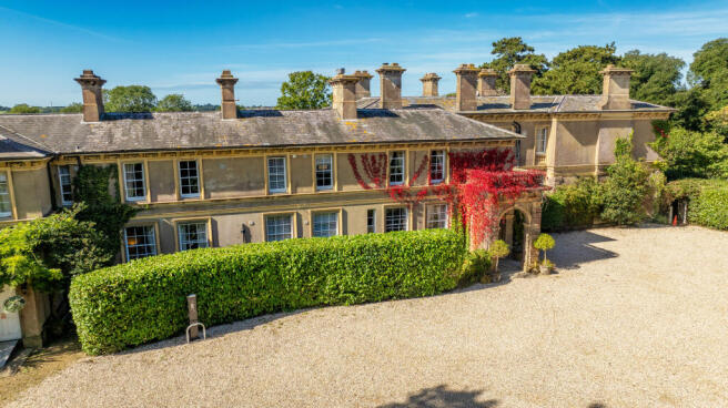 Albert Cottage Hotel, York Avenue, East Cowes, Isle of Wight PO32 6BD