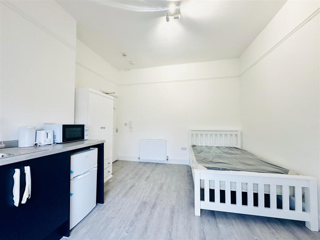 Main image of property: En-Suite Room, Park Road, Nottingham
