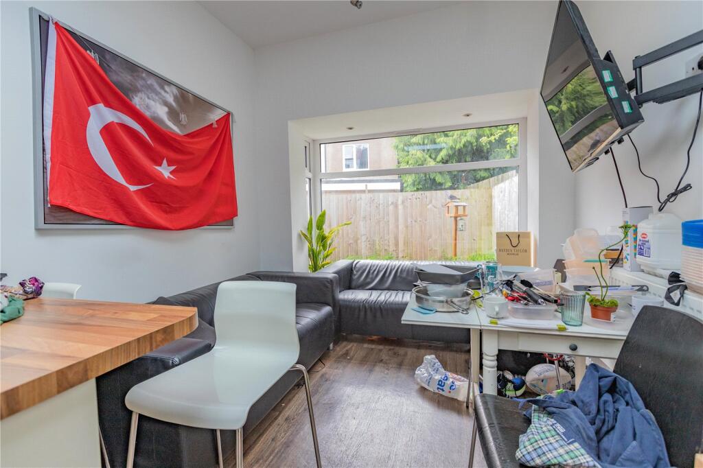 6 bedroom house for rent