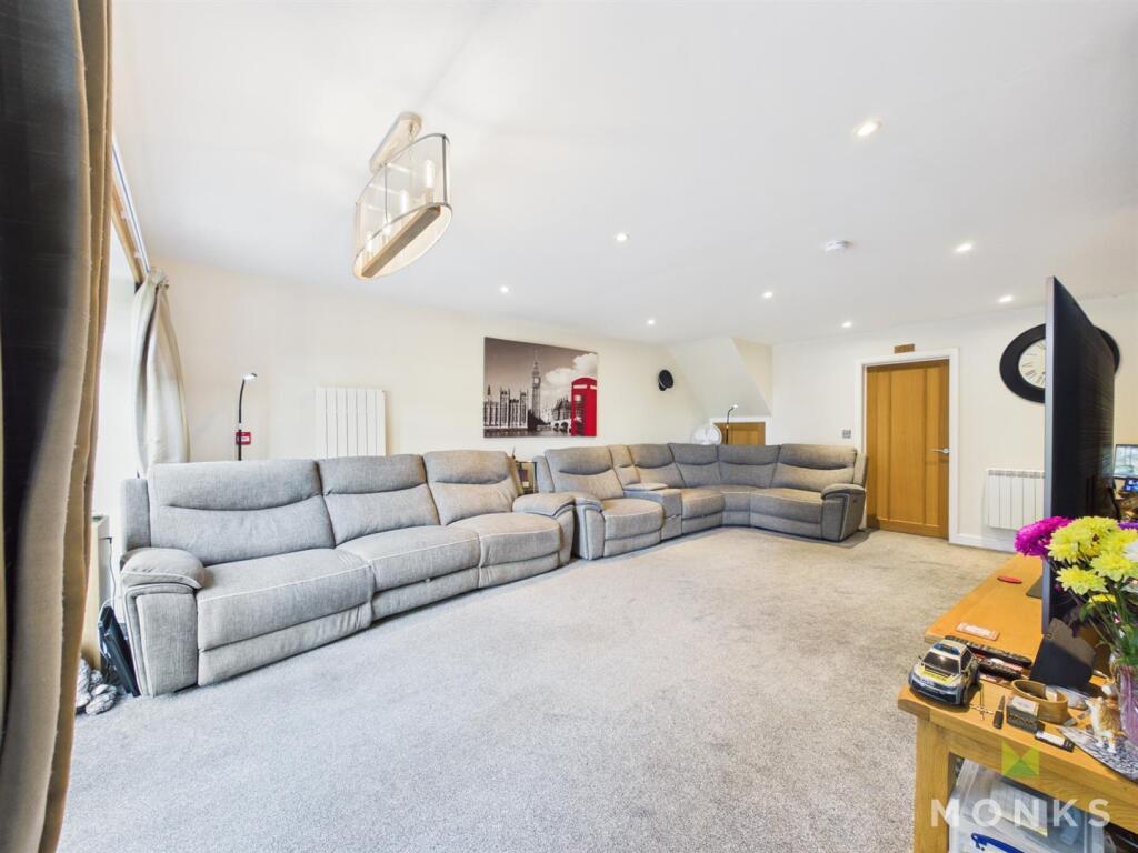 House in Shrewsbury, Oswestry - View 5